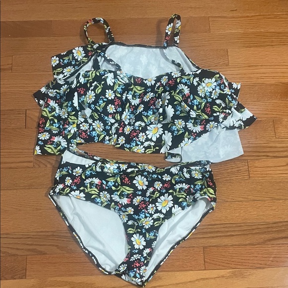 Floral Ruffle Bikini Set - Picture 5 of 8